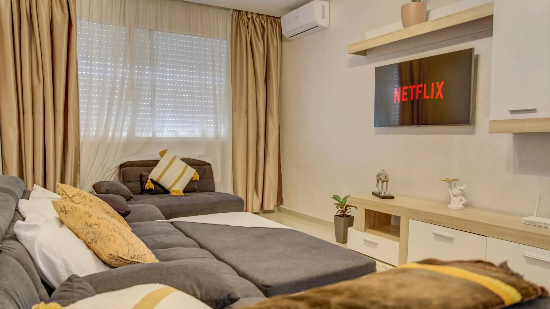 Holiday Apartement With Pool أغادير